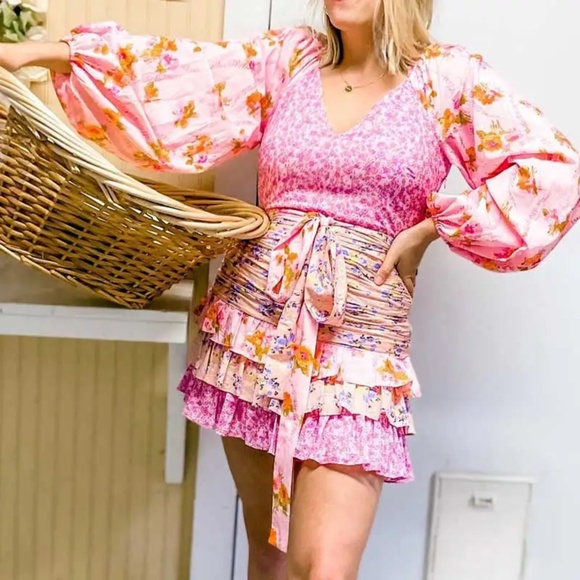 Boho Floral print Tiered Ruffle Hem Balloon Sleeve Belted Dress - Picture 3 of 10